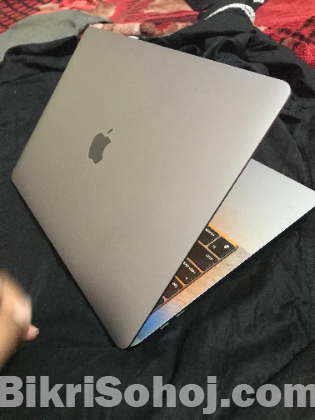MacBook Pro Apple M2